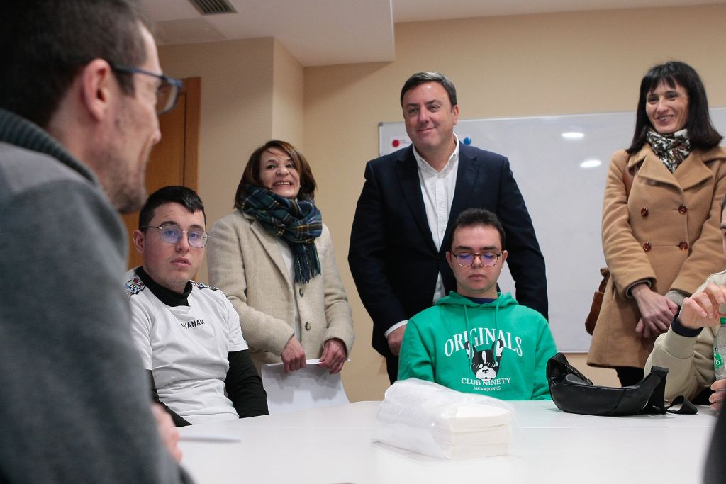 A Deputación apoia os proxectos de inserción laboral de Teima Down  Ferrol con case 40.000 euros