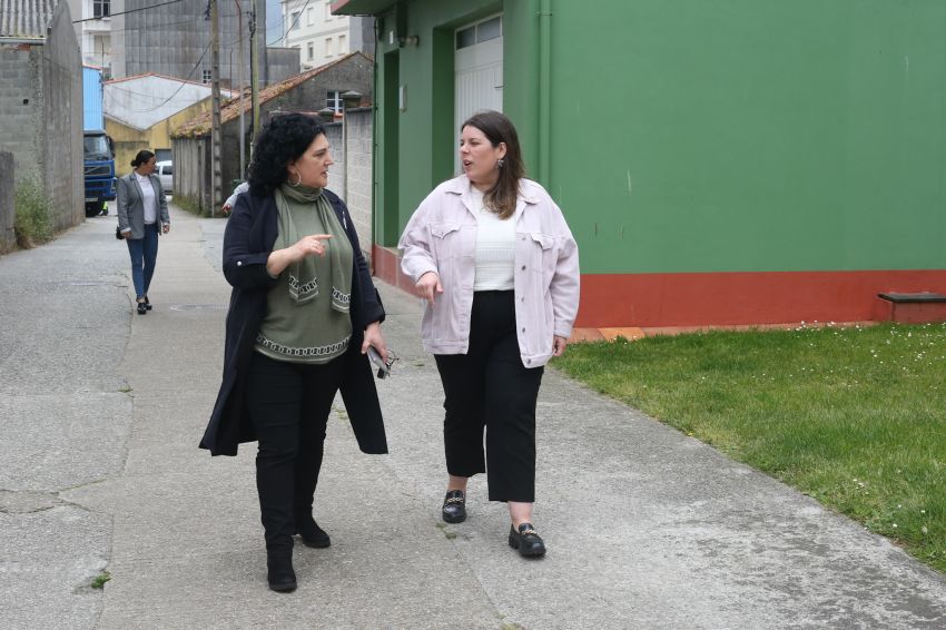 Cariño acolle a visita da deputada de plans provinciais, Cristina García Rey, que presentou os datos do Plan Único