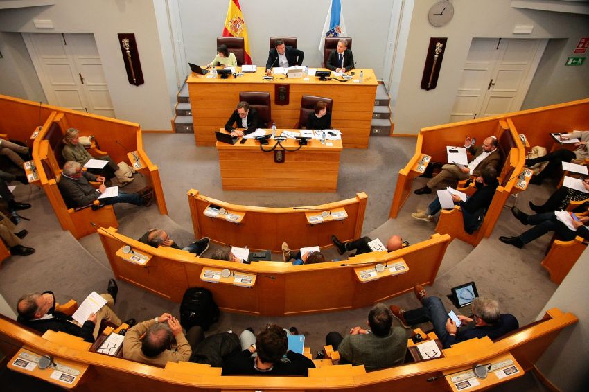 O pleno da Deputación da Coruña aproba a rehabilitación integral da Casa da Xuventude de Santiago e a primeira fase do tramo compostelán da Vía Verde