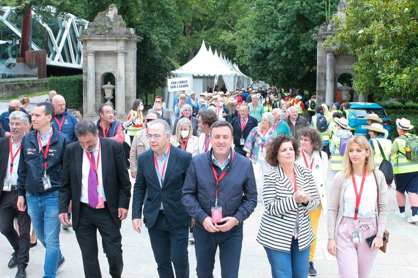 Formoso dá a benvida a Santiago aos participantes na peregrinaxe de Special Olympics Galicia