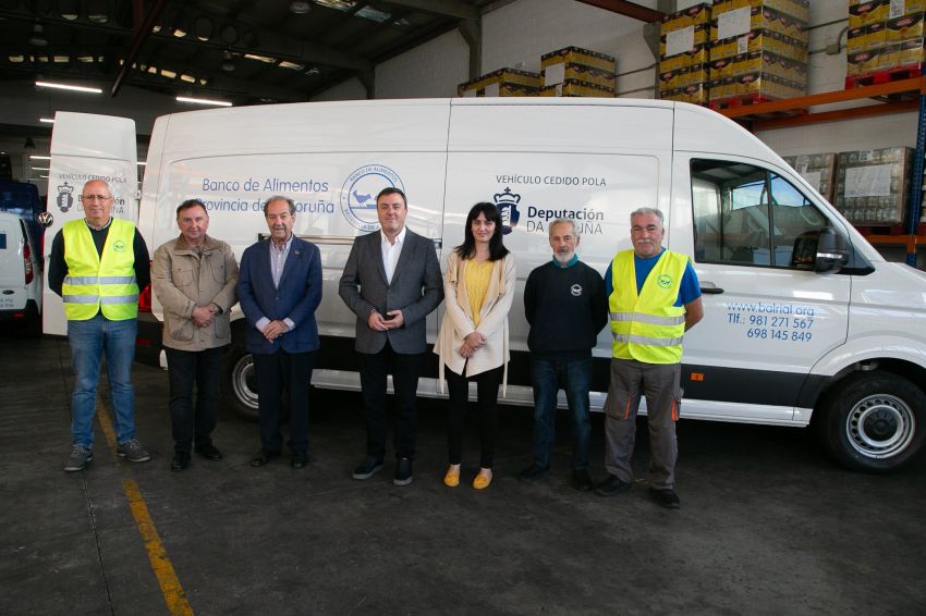A Deputación entrega unha nova furgoneta ao Banco de Alimentos