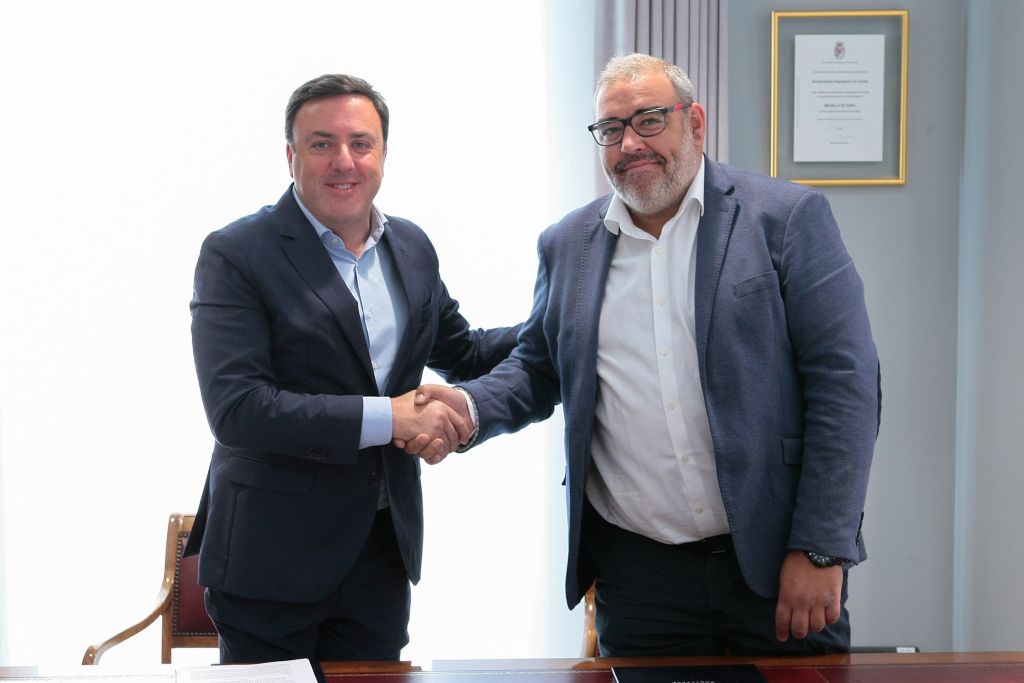 A Deputación e o Concello de Sobrado destinan 239.000 euros para cofinanciar as obras de mellora de varios camiños e pistas