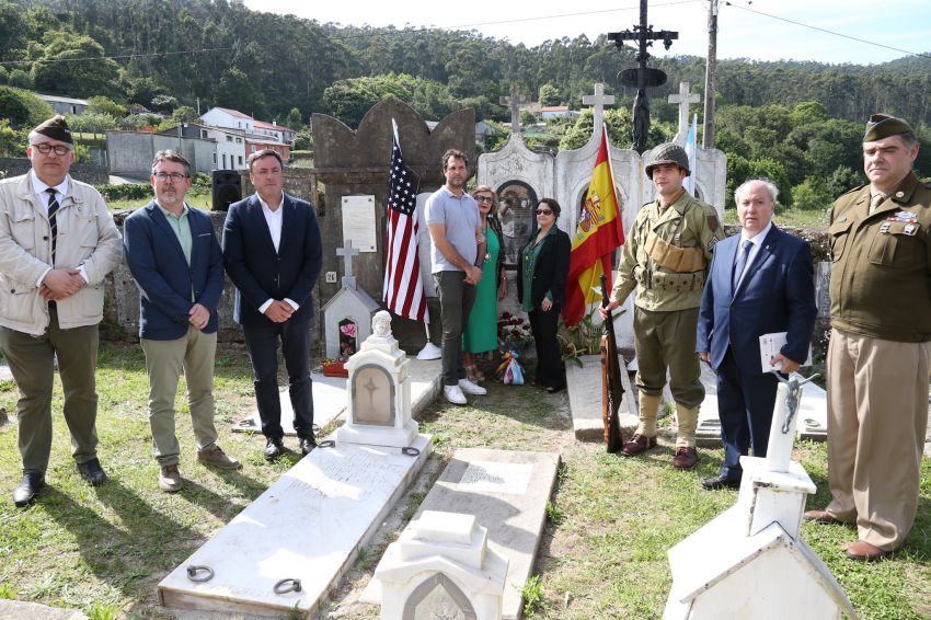 Formoso participa en Outes na homenaxe a Manuel Otero Martínez, único falecido español na praia de Omaha durante o Desembarco de Normandía