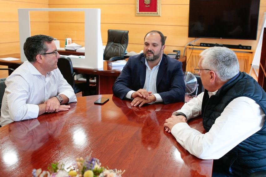 A Deputación remata a renovación da avenida de Toques e Friol, vía de entrada do Camiño Primitivo no Concello de Melide