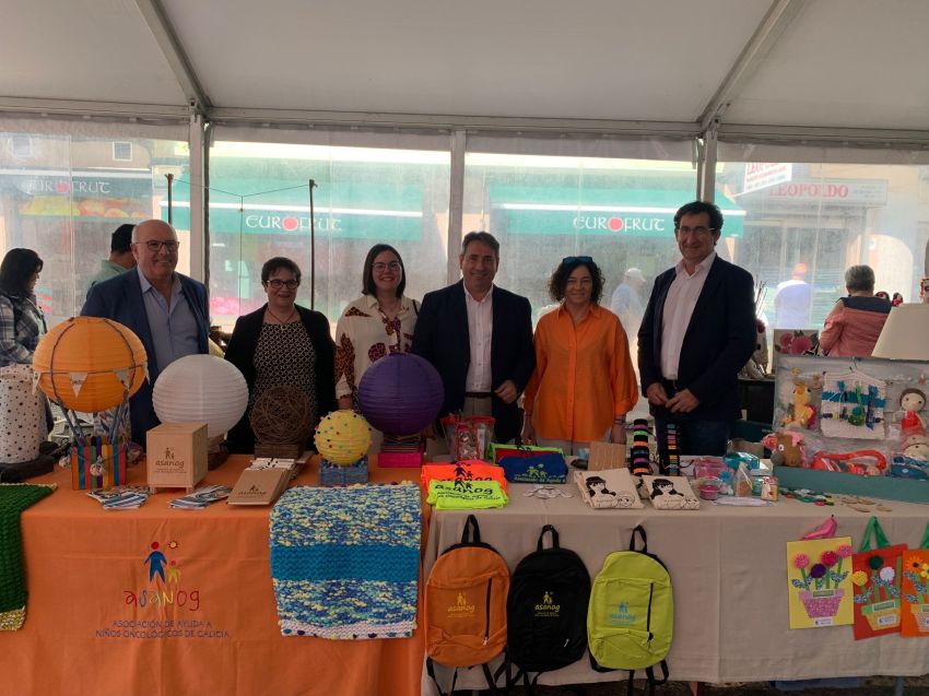 Antonio Leira e o alcalde de Oroso inauguran a Feira de Artesanía da XXIV Festa da Troita de Oroso