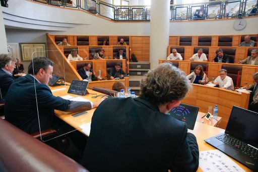 A Deputación aproba no pleno investir 5,5 millóns de euros na mellora da seguridade viaria en varios concellos da provincia