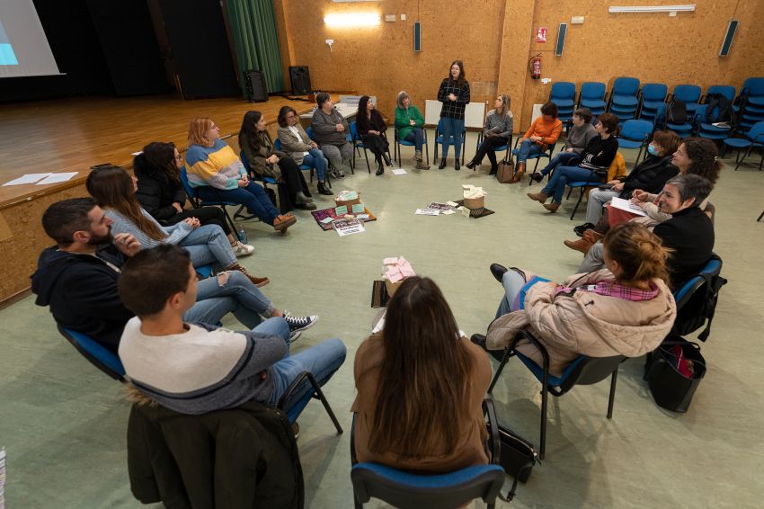 Igualdade da Deputación presenta, da man de San Sadurniño e Moeche, o Pacto comunitario O Lavadoiro para erradicar as violencias machistas