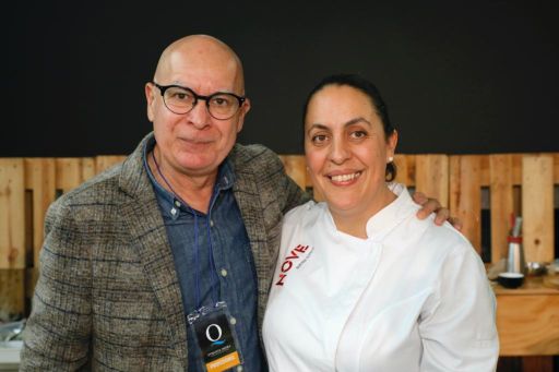 O showcooking de Beatriz Sotelo con produtos gourmet “que saben” triunfa na Feira Etiqueta Negra de Pontevedra