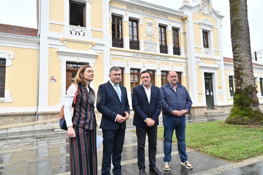 A Deputación o Concello de Ortigueira completan a reforma da Biblioteca Juan Fernández Latorre e as obras de mellora do entorno de Espasante