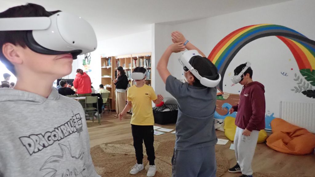A Deputación da Coruña leva a realidade virtual ás aulas para concienciar máis de 500 escolares sobre a riqueza do medio mariño galego