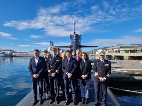 O Isaac Peral, o submarino máis moderno da Armada española, atraca en Ferrol