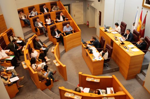A Deputación aproba unha moción solicitando avances para a erradicación da explotación sexual e a trata de mulleres e menores