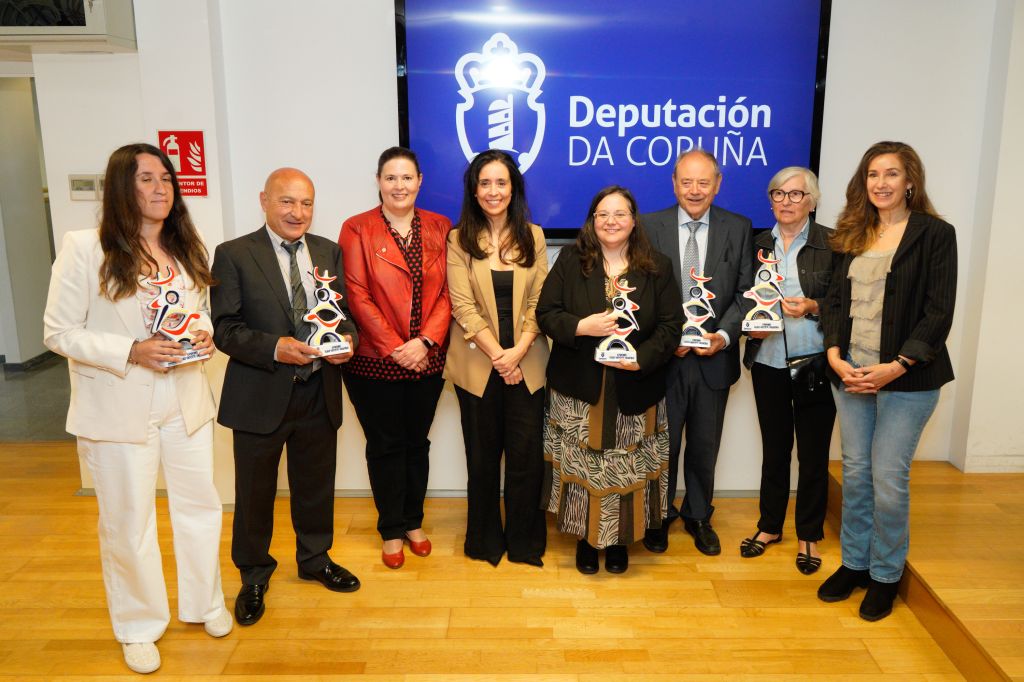 Enric Pol Urrutia, Nachatter Singh Kaur e Cristina Chinea Montesdeoca gañan o II Premio Xoán Vicente Viqueira de Investigación en Ciencias Sociais da Deputación