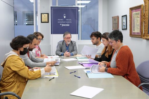 “A falsa autónoma” de Yolanda Castaño, gañadora do Premio González Garcés de Poesía da Deputación