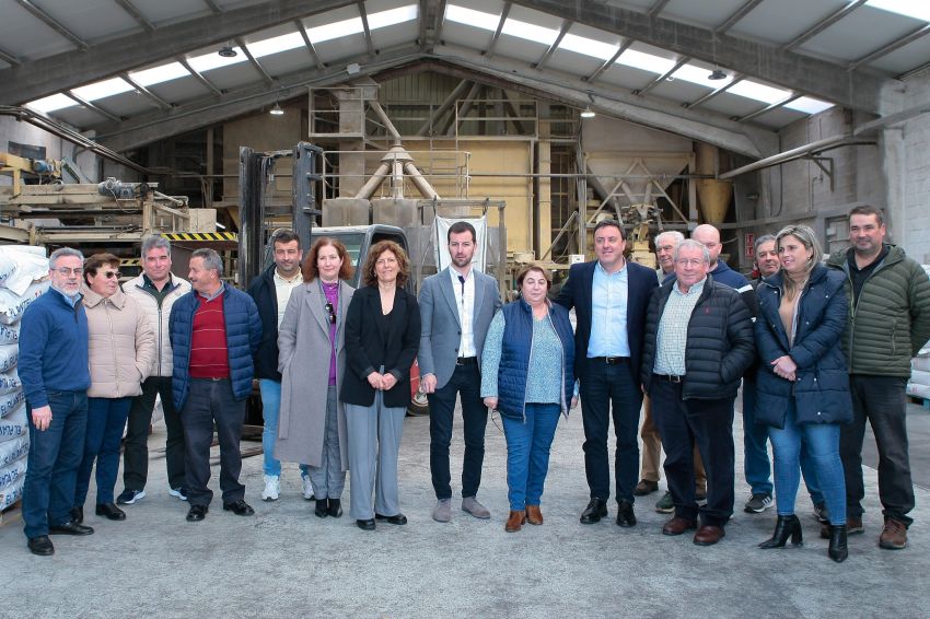 Formoso subliña a importancia do cooperativismo como ferramenta de desenvolvemento rural na súa visita a El Plantel, en Paderne