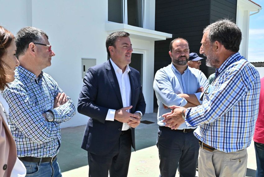 Finalizan as obras de reforma da escola unitaria de Campolongo, en Pontedeume, convertida nun local social a través do Plan Único