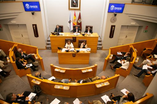 O pleno da Deputación da Coruña aproba constituir a comisión para a creación das Casas de Acompañamento aos Maiores (CAM)