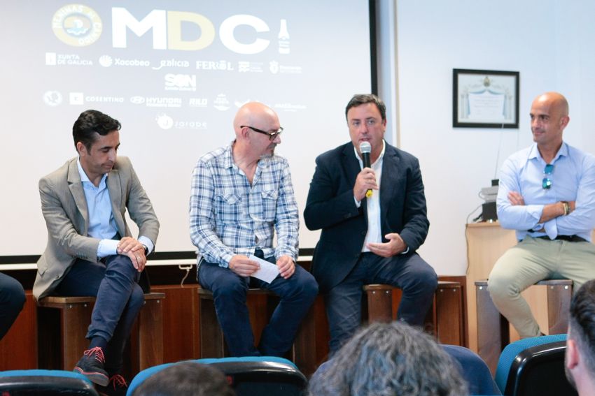 Valentín González Formoso destaca que as Meninas de Canido amosan “a capacidade de mover un barrio con creatividade”